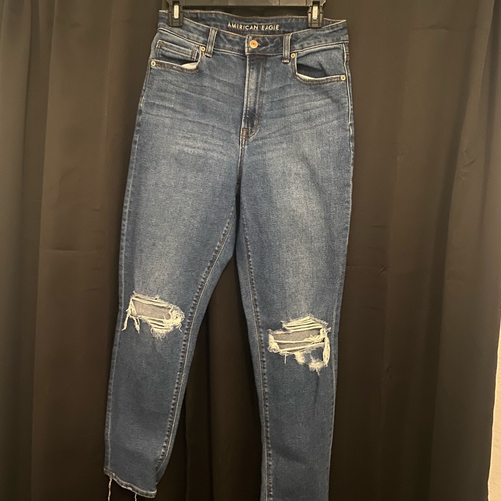 american eagle stretch distressed mom jean 6